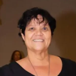 CLÁUDIA REGINA BARROS